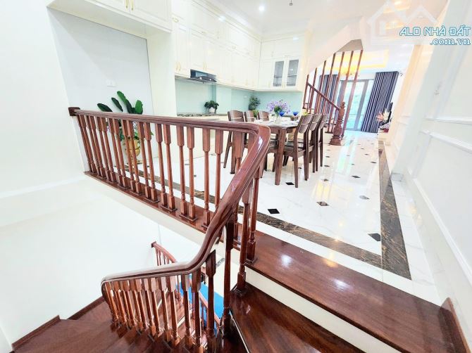 LK DỌC BÚN 2- LA KHÊ VỊ TRÍ ĐẮC ĐỊA VỈA HÈ KD DIỆN TÍCH 50M2X 6 TẦNG MT 4M2 GIÁ 16.2 TỶ - 7