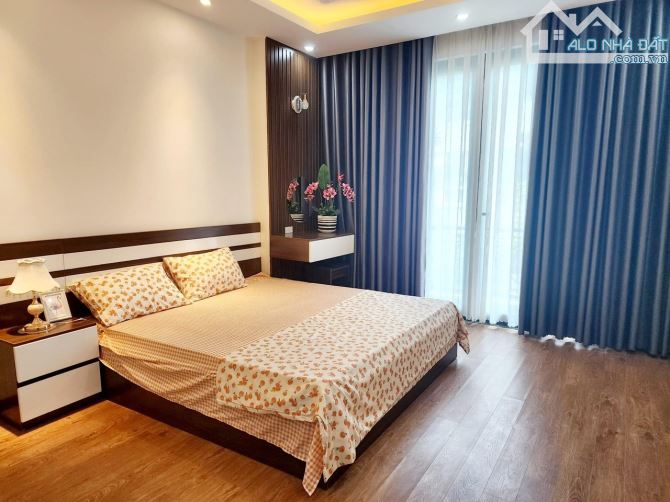 LK DỌC BÚN 2- LA KHÊ VỊ TRÍ ĐẮC ĐỊA VỈA HÈ KD DIỆN TÍCH 50M2X 6 TẦNG MT 4M2 GIÁ 16.2 TỶ - 8