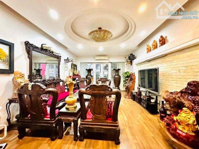 Bán nhà Phố Dương Lâm, Ô tô Tránh, Nhà đẹp, xách va ly về ở 50m2; 14,7 tỷ