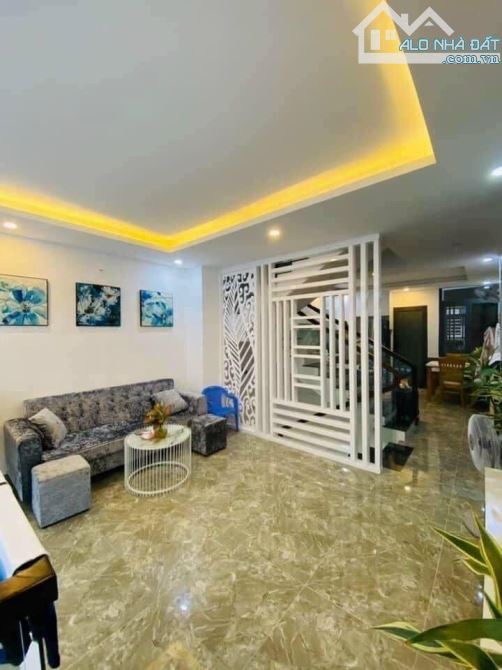 Cần Bán Nhà 1 Trệt 3 Lầu Hẻm Oto Lê Hồng Phong 51.2M2 (4.3x12) - Giá: 6.6Tỷ