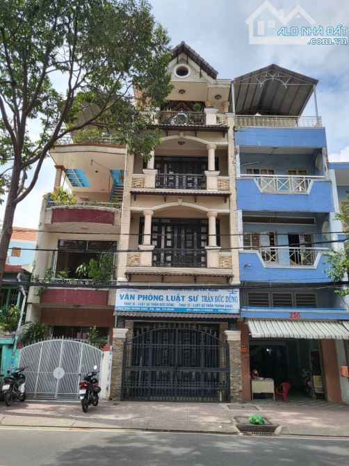 Bán nhà mặt tiền Hưng Phú Phường 8 Quận 8. Vị trí kinh doanh, gần chợ Trần Văn Thành