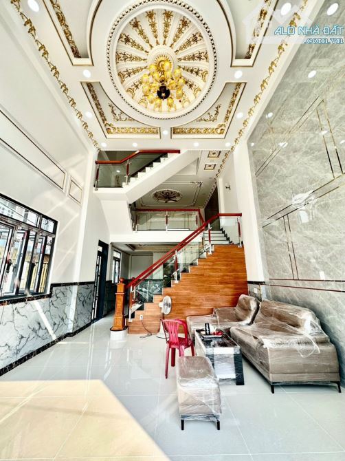 Bán Nhà Phố Cao Cấp P.Tam Hoà gần Nhà Thờ Giáo Xứ Trinh Vương ra Bệnh Viện Đồng Nai 3 phút - 1