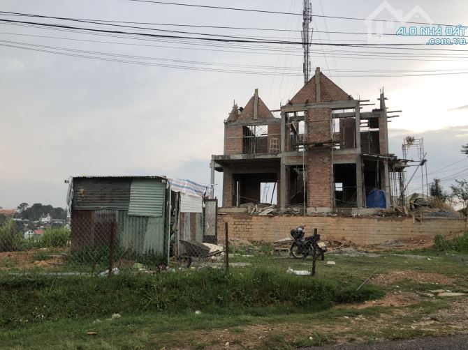 ĐẤT 2 MẶT TIỀN ĐƯỜNG NAM HỒ 319M2 NGANG 22M NỞ HẬU CÁCH ĐƯỜNG HÙNG VƯƠNG 500M GIÁ 15.5 TỶ