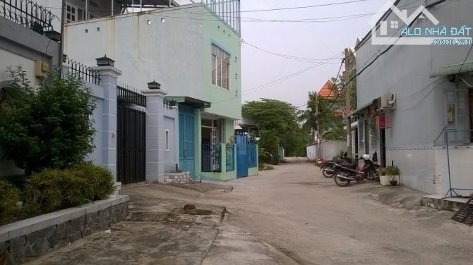 BÁN DÃY TRỌ 6 phòng đang cho thuê như hình ngay KCN Tân Phú Trung giá 600tr buông sổ - 1