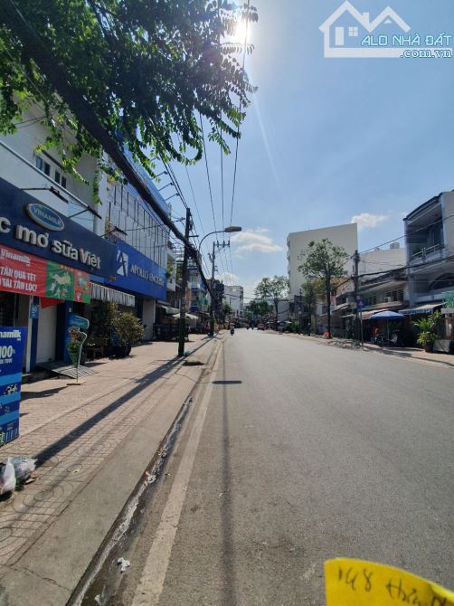 Bán nhà mặt tiền Hưng Phú Phường 8 Quận 8. Vị trí kinh doanh, gần chợ Trần Văn Thành - 1