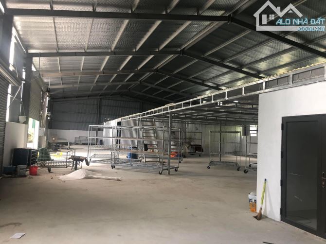 Cho thuê 800m2 xưởng dẫn bãi 1500m2 giá 25 triệu - 2