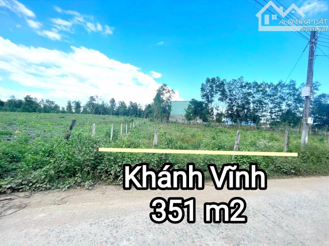 "Bán đất thôn Bắc Sông Giang Khánh Trung, Khánh Vĩnh cách UBND xã chỉ hơn 900m. Cách Tỉnh