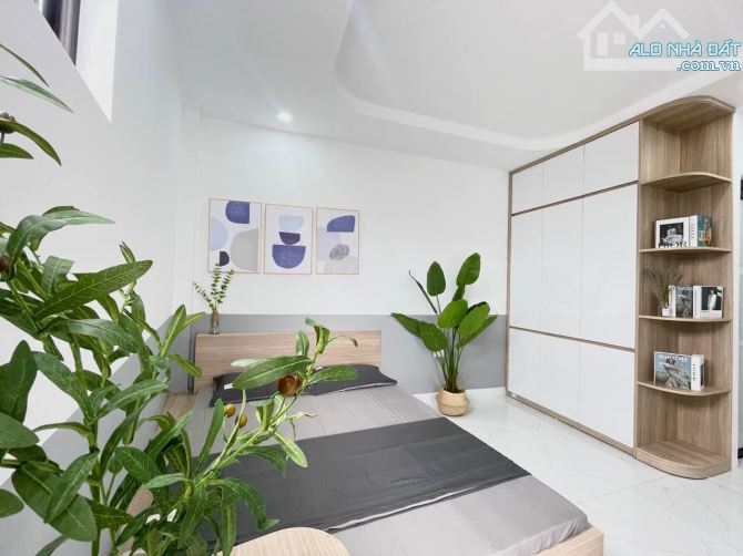 Bán tòa căn hộ cho thuê phố Đội Cấn, Ba Đình, gần phố, lô góc, 65m2, 8 tầng, giá 16 tỷ