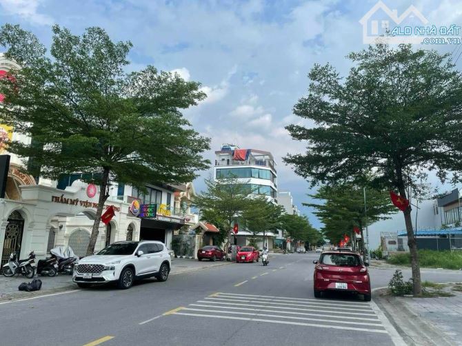 BÁN ĐẤT TRỤC THÔNG MẶT ĐƯỜNG KHU DỆT