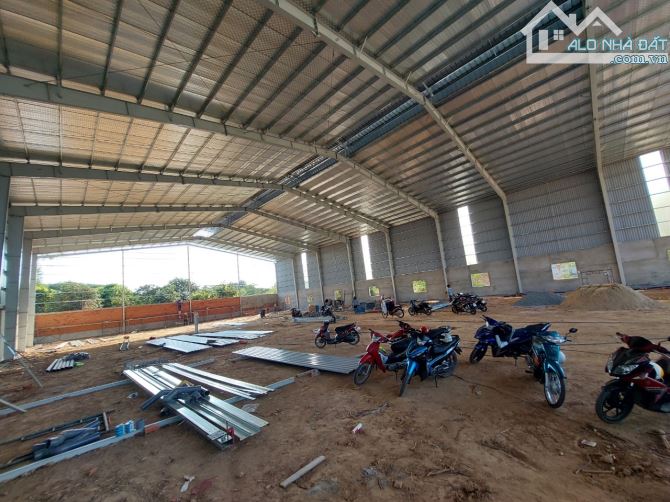 Cho thuê 1.500m2 XƯỞNG Mới  Bến cát giá 60.000đ/m2 - 1