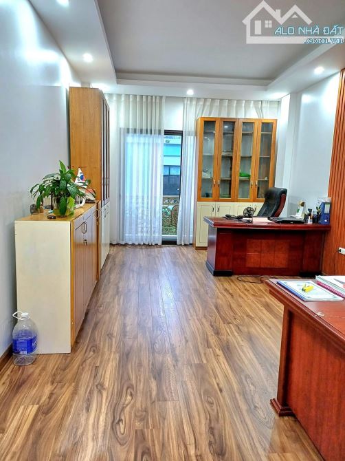 Hoàng Quốc Việt ngõ ôtô tránh 60m2 x 6T thang máy 15tỷ5 - 2
