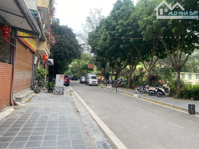 Bán đất Tái Định Cư Phố Trạm 100m2, mặt tiền 5.3m, giá chào 19.9tỷ. - 2