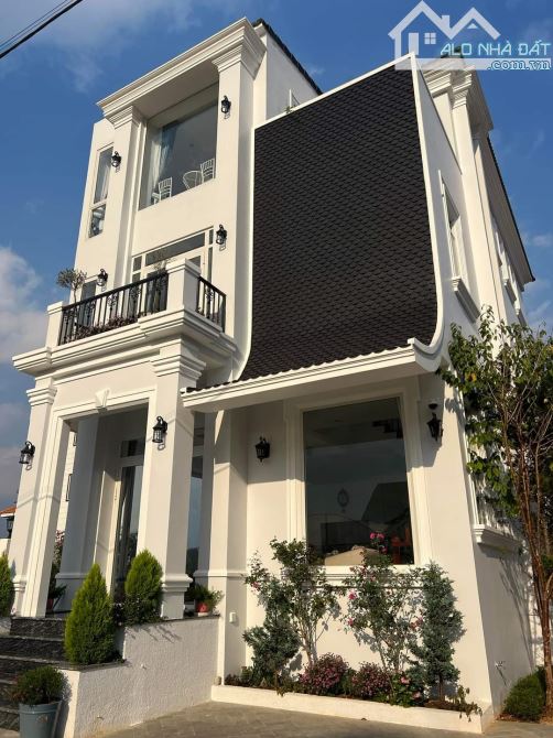 Cần bán villa Trịnh Hoài Đức, phường 11, tp Đà Lạt. Ở kết hợp kinh foanh. 8phog. 14ti5