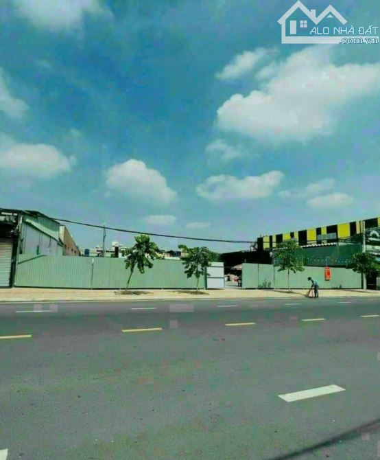 Bán đất Mặt Tiền Tô Hiệu, Tân Phú, 35x53m, giá 220 Tỷ TL