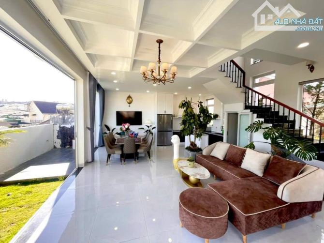 Cần bán villa Trịnh Hoài Đức, phường 11, tp Đà Lạt. Ở kết hợp kinh foanh. 8phog. 14ti5 - 6