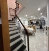 Ngộp bank bán gấp nhà 5 tầng gần ngã tư Phú Nhuận, Ở&KD,62m2,cho thuê 320tr/năm,12.7 TỶ