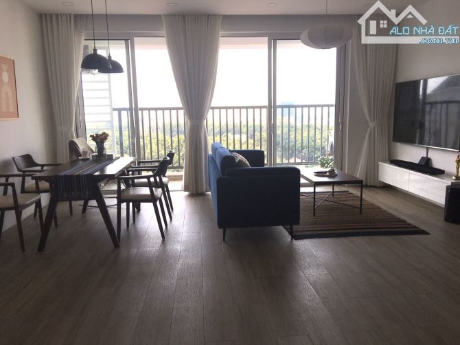 Cần bán gấp CC Phúc Thịnh Q.5. DT 89m2 3P, 2WC. Giá bán 3,4 tỷ