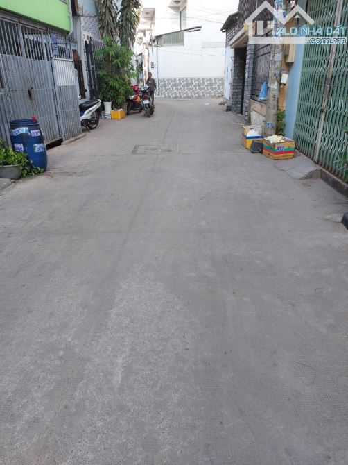 Bán nhà hẻm 17 đường Nguyễn Văn Lượng, P17, xe hơi, chánh Bắc, 3 tầng, 3PN, chỉ 6,05 tỷ