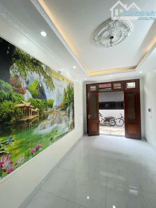 Bán nhà Phương Canh  vị trí hiếm oto cách vài bước .45 m2 giá 5.. Tỷ.