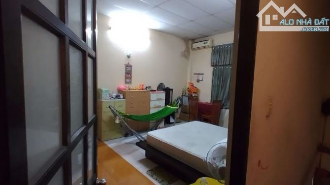 Bán Biệt thự mini 2 tầng, Đường Lê Văn Việt, Dt 172m2, ngang 6.5m, Giá Chỉ 17.5 tỷ - 2