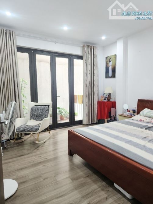 Cực Hiếm - Bay Nhanh- Cầu Giấy- Nhà đẹp ở luôn 42m2 - 6.x tỷ - 2