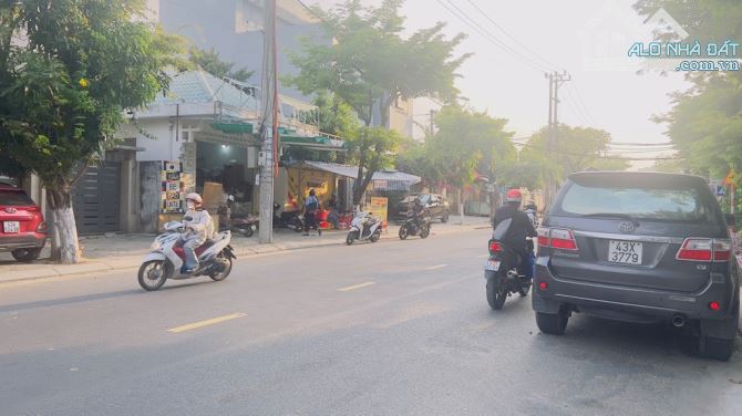 Giảm sâu 2 tỷ - Bán tòa căn hộ 5 tầng 3 mặt tiền đường Phan Tứ,Mỹ An dòng tiền 70tr/ tháng - 2