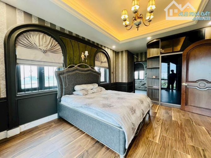 SIÊU HIẾM ! Biệt thự sân vườn  12*22m, full nội thất, giá chỉ còn 35 tỷ TL - 5