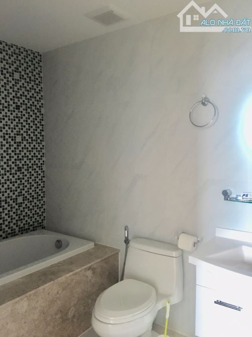 Bán gấp CC Sunny Plaza 110A Phạm Văn Đồng Q.GV. DT 81m2 2P, Giá bán 4,1 tỷ, căn góc - 5