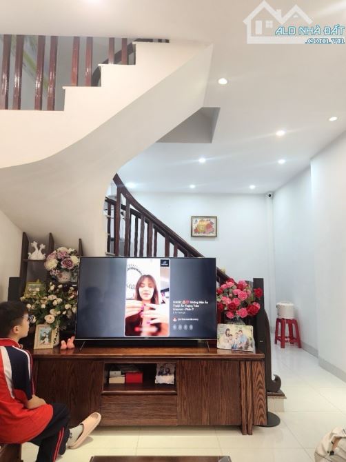 Cực Hiếm - Bay Nhanh- Cầu Giấy- Nhà đẹp ở luôn 42m2 - 6.x tỷ - 6