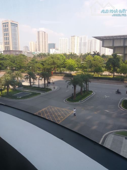 mong muốn bán nhanh căn hộ cao cấp vinhomes west point Phạm Hùng-Đỗ Đức Dục. Giá 4ty. - 5