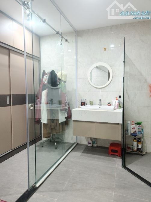 Cực Hiếm - Bay Nhanh- Cầu Giấy- Nhà đẹp ở luôn 42m2 - 6.x tỷ - 7
