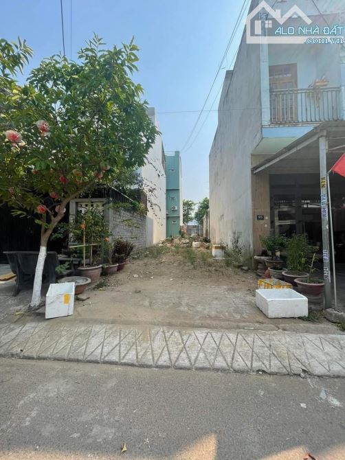 Cần bán gấp lô đất đẹp đường Nguyễn Huy Tự gần biển gần chợ và trường học - 2