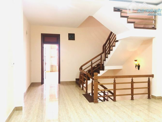 Bán nhà Mặt Tiền Đỗ Bá, sát Biển Mỹ Khê, 4T, doanh thu 240 triệu, 14 tỷ nhỉnh