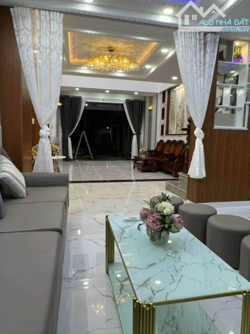 RẺ NHẤT Q.7, mặt tiền đường TRẦN XUÂN SOẠN. Dt: 5m x 28m. Giá: 17 tỷ.
