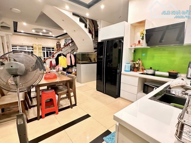 BÁN NHÀ NGUYỄN TRI PHƯƠNG - LÔ GÓC - 80M2 - 3 TẦNG - MT: 5,2M - GẦN BV HOÀN MỸ - 6,x TỶ - 1