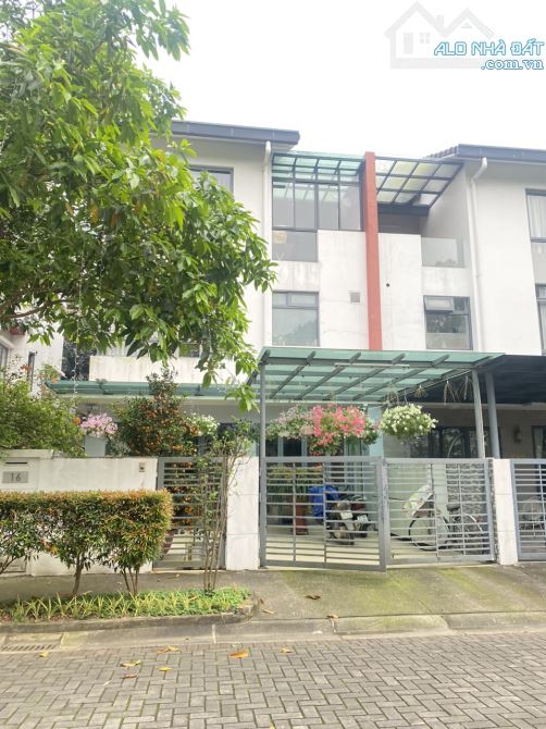 chính chủ bán biệt thự góc Gamuda dt:245m2 full nội thất cao cấp thang máy giá 50 tỷ