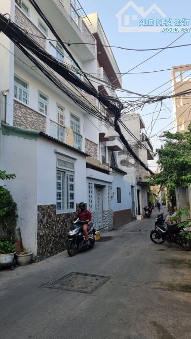 Nhà 2 lầu bề ngang 7.5m, ngay đường Lê Đức Thọ. Giá 5,8 tỷ - 4