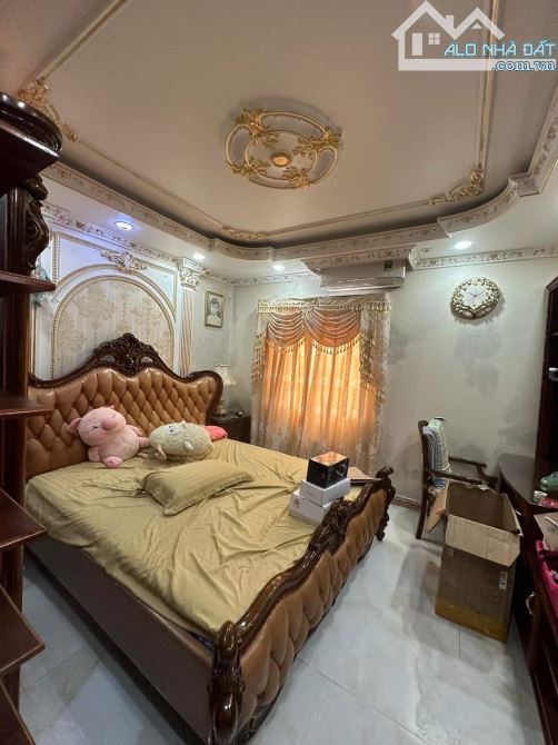 SIÊU PHẨM BIỆT THỰ KHU TÊN LỬA -NGANG 8M DÀI 20 -5 TẦNG -NHỈNH 26 TỎI - 4