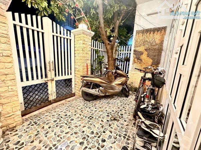 BÁN NHÀ NGUYỄN TRI PHƯƠNG - LÔ GÓC - 80M2 - 3 TẦNG - MT: 5,2M - GẦN BV HOÀN MỸ - 6,x TỶ - 9