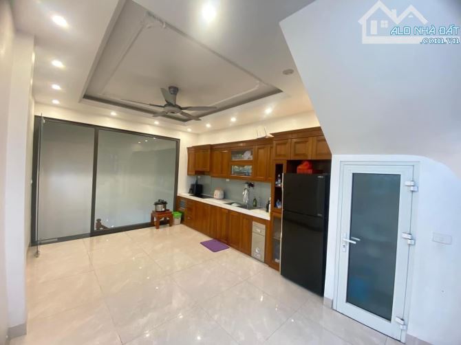 Bán nhà DV Mậu Lương Kiến Hưng 50m2 5T chỉ hơn 8 tỷ ô tô kinh doanh vỉa hè