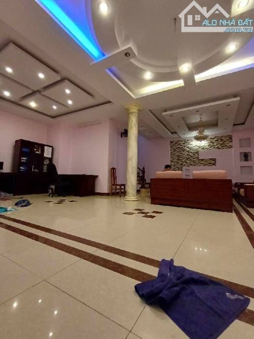 Bán nhà Phố cổ Trần Xuân Soạn, ngõ to rộng, mặt tiền khủng, 70m, 5 tầng, giá 19tỷ