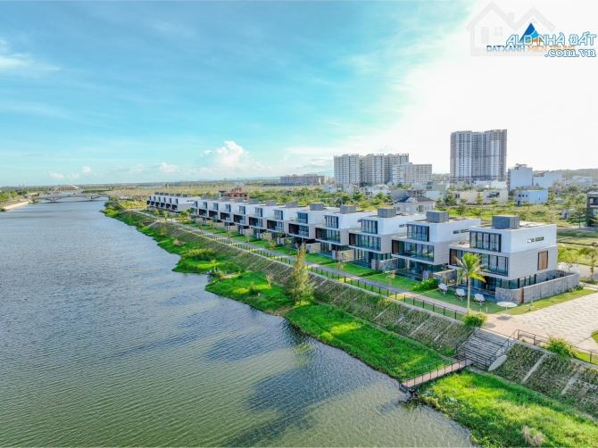 Căn biệt thự One River Villa view sông 3 mặt tiền chính đường Song Hào 15m lề 7m