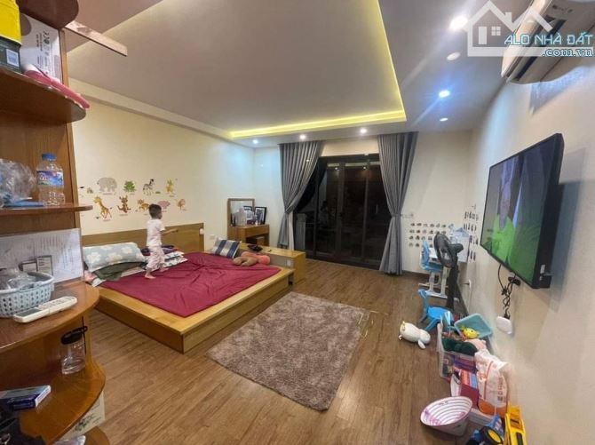Mặt Phố Ngô Gia Tự 136m2, 3 Tầng, MT 6m, Giá 19.5 Tỷ, Long Biên - 2