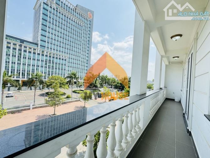 Ơ! ĐỘNG ĐẤT À,Không phải đâu đấy là Toà 1000m2 Q.2 SIÊU VIP đấy ạ ^^ - 2