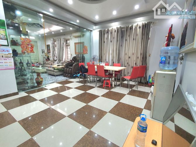 Bán Gấp Biệt Thự Phố Nguyễn Đức Cảnh . Lô Góc 3 Mặt thoáng. DT 140m2 x 4T. MT 28M - 2