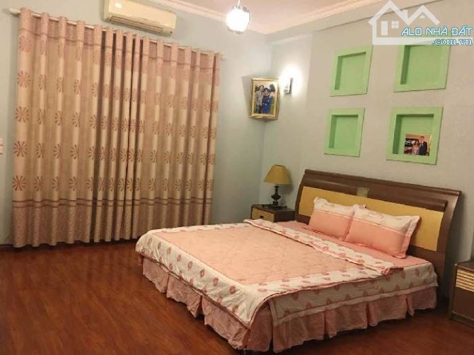 Bán nhà Phố cổ Trần Xuân Soạn, ngõ to rộng, mặt tiền khủng, 70m, 5 tầng, giá 19tỷ - 2