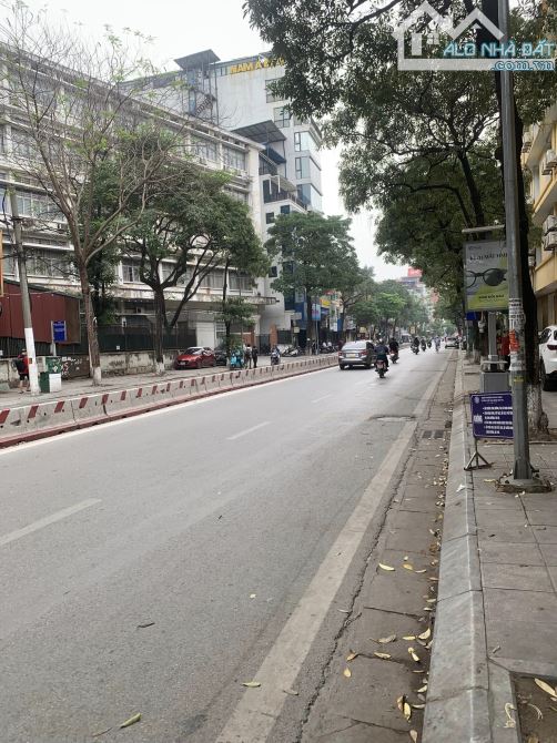 Bán Gấp Tòa Nhà siêu đẳng cấp mặt phố Lê Thanh Nghị - Hai Bà Trưng. DT 135m2 x 10T. MT 6m.