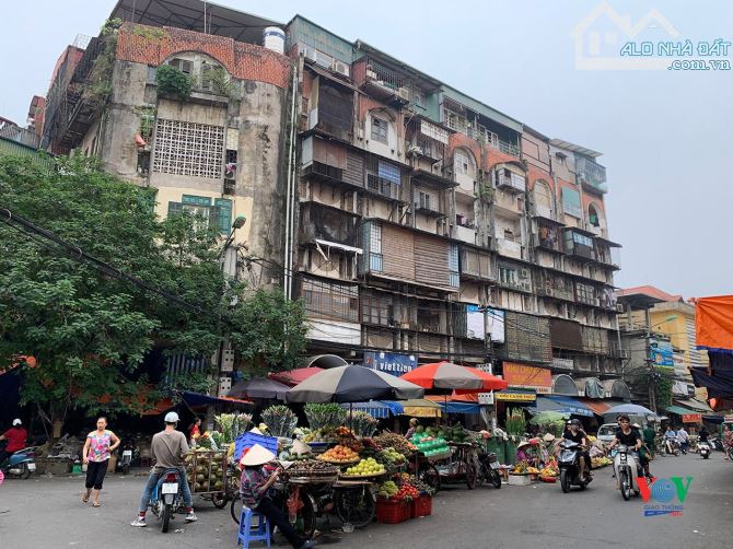 Bán CH tầng 1 tại cổng chợ Đồng Xuân, Hoàn Kiếm diện tích 30m2 sổ đỏ lâu dài - 3
