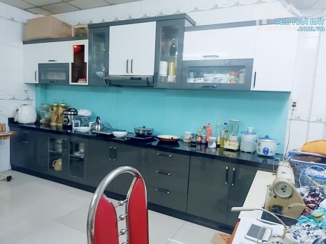 **NHÀ HẺM NHỰA 6M - 1 CĂN RA MẶT TIỀN - PHƯỜNG 4 QUẬN 8 - 79M2 - CHỈ 4 T.Ỷ 600** - 3