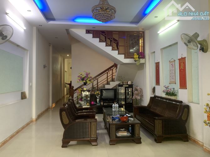 Bán nhà 3 tầng kiên cố mặt tiền Lê Trung Đình, 250m2 Sàn, công năng đầy đủ - 3